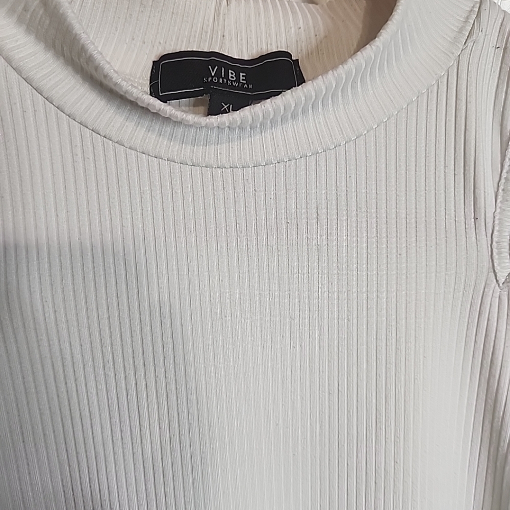 Brand Ribbed White Bodysuit - Picture 3 of 4